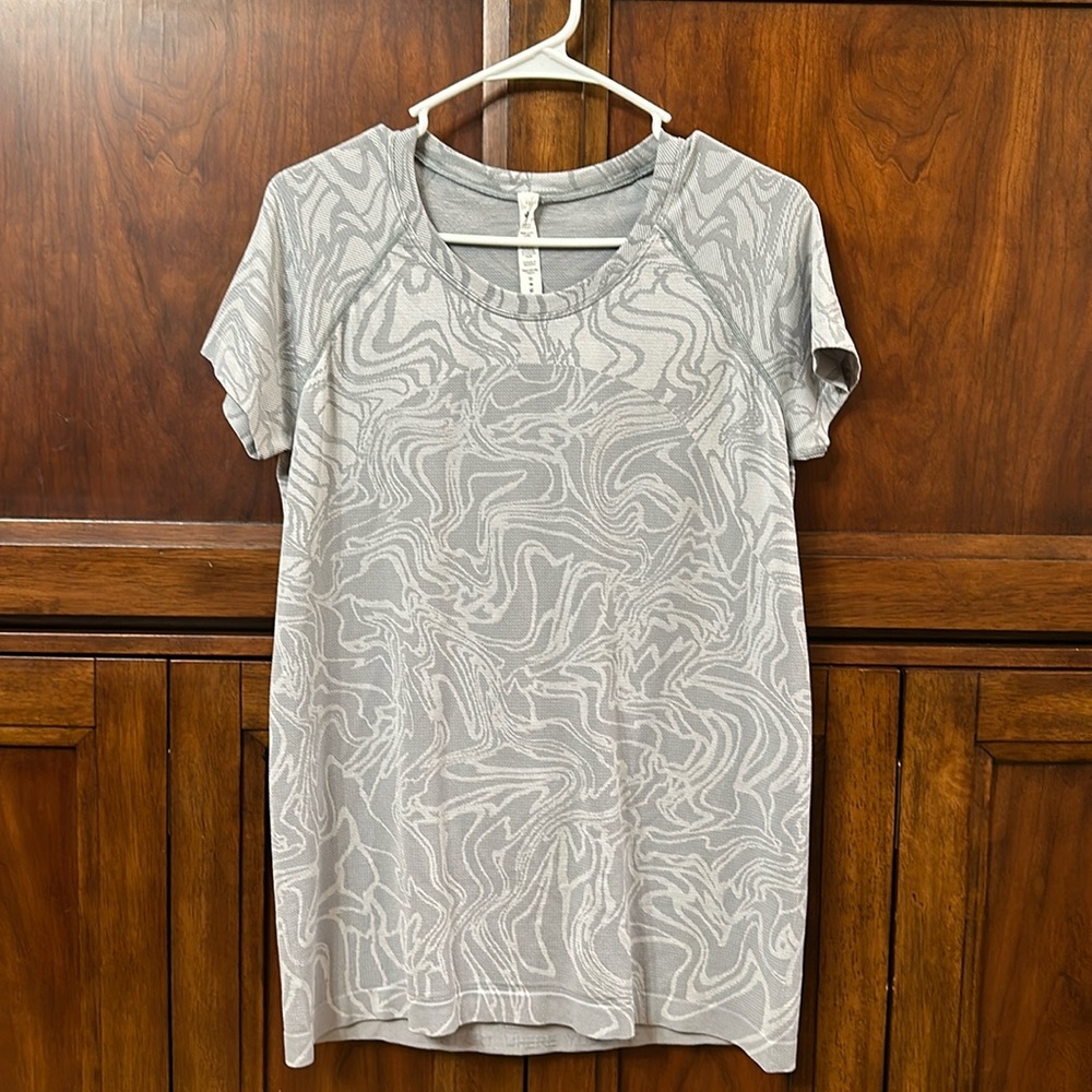 NWOT Lululemon Short Sleeve Swiftly size 12